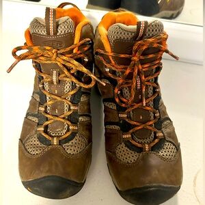 Keen Hiking Boots Sz 9
